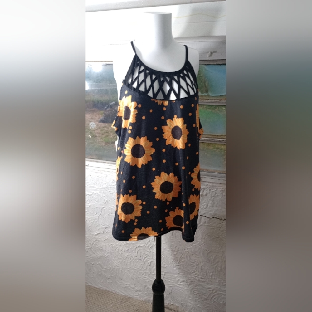 Sunflower black shirt